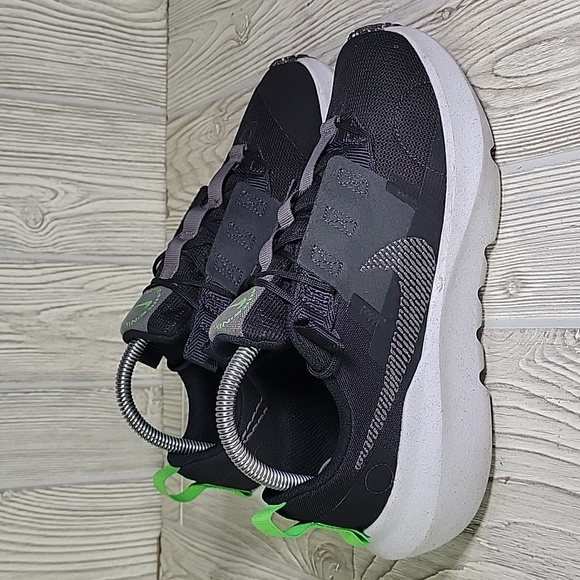 Nike Crater Impact Black and Green Athletic Sneakers Big Kids Size 6Y - Picture 2 of 11